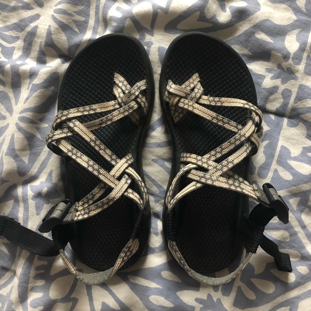 Chacos Size 6